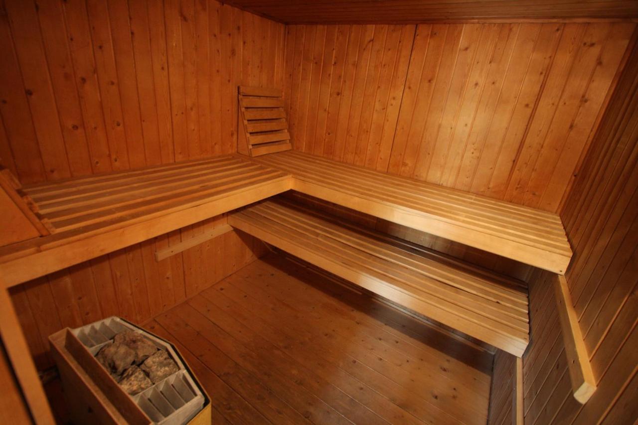 Appartement Met Eigen Sauna En Sport-En Spelruimte Ee Exterior foto